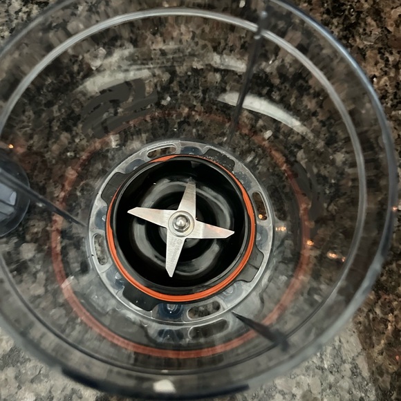 Vitamix Legacy Personal Cup and Adapter-2x 20-fl.oz 

 vitamix blender is needed - Picture 5 of 7